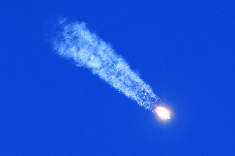 Nave Soyuz tem falha em lançamento