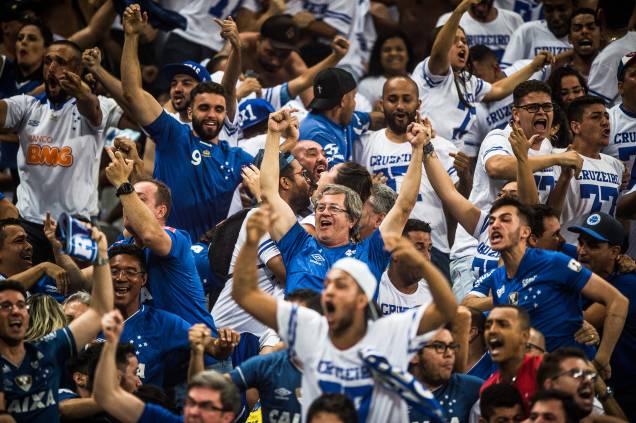 Torcida do Cruzeiro comemora nas arquibancadas do Itaquerão na vitória sobre o Corinthians Torcida do Cruzeiro comemora nas arquibancadas do Itaquerão na vitória sobre o Corinthians