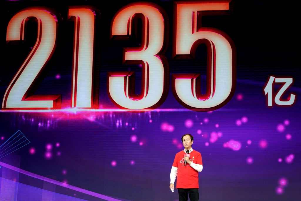 Daniel Zhang, CEO do Alibaba, comemora as vendas do grupo durante o Dia dos Solteiros de 2018