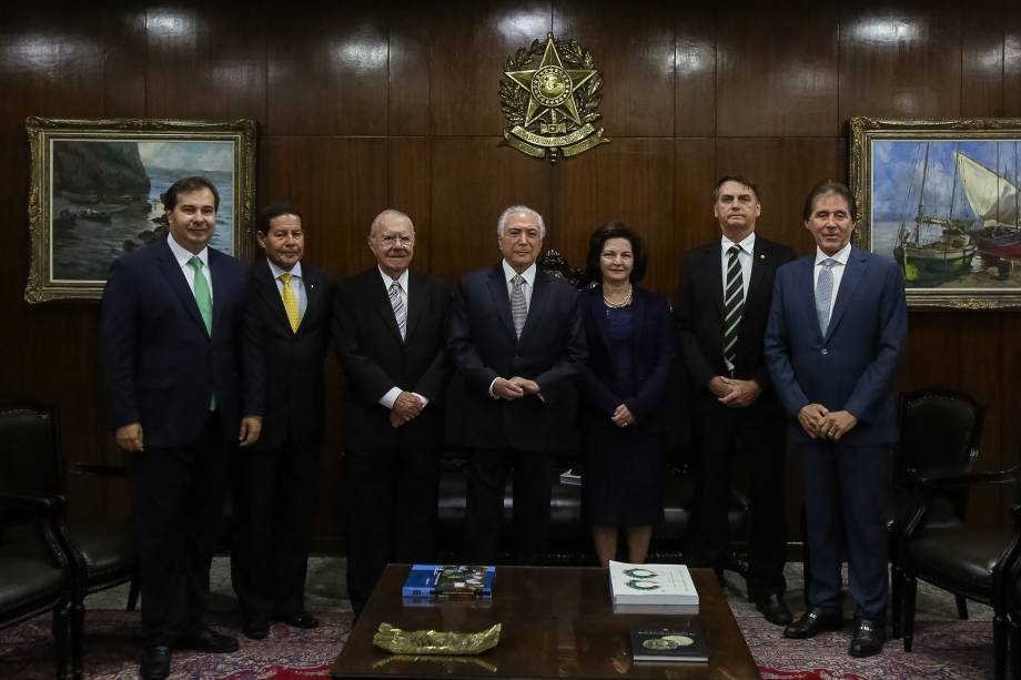 Rodrigo Maia, Hamilton Mourão, José Sarney, Michel Temer, Raquel Dodge, Jair Bolsonaro e Eunicio Oliveira