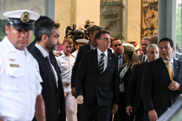 O presidente eleito, Jair Bolsonaro fotografado após reunião com o comandante da Marinha, Eduardo Bacellar Leal em Brasília - 06/11/2018