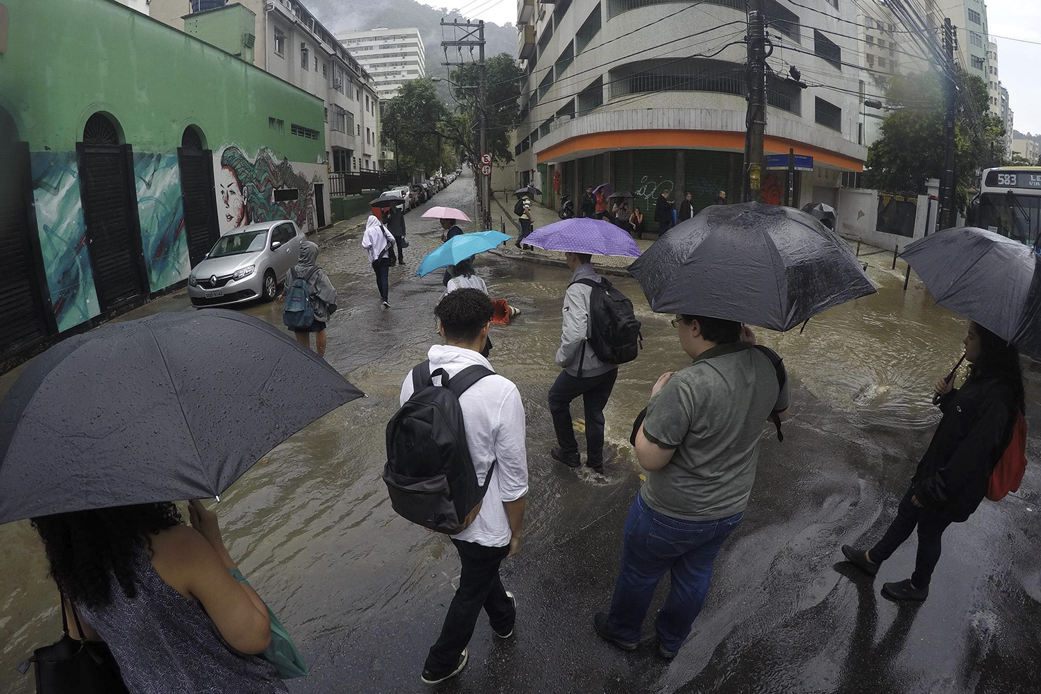 Chuva Deixa O Rio De Janeiro Em Estágio De Atenção Veja 