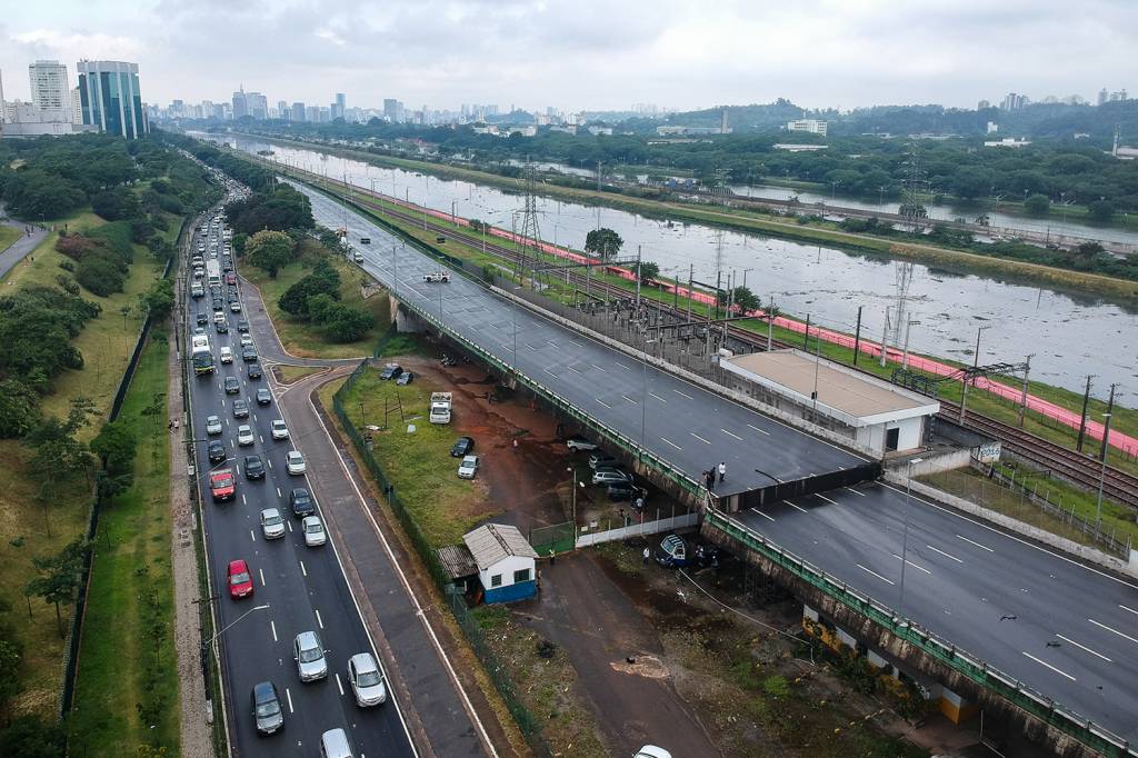 Novo acesso à pista expressa da Marginal Pinheiros é liberado