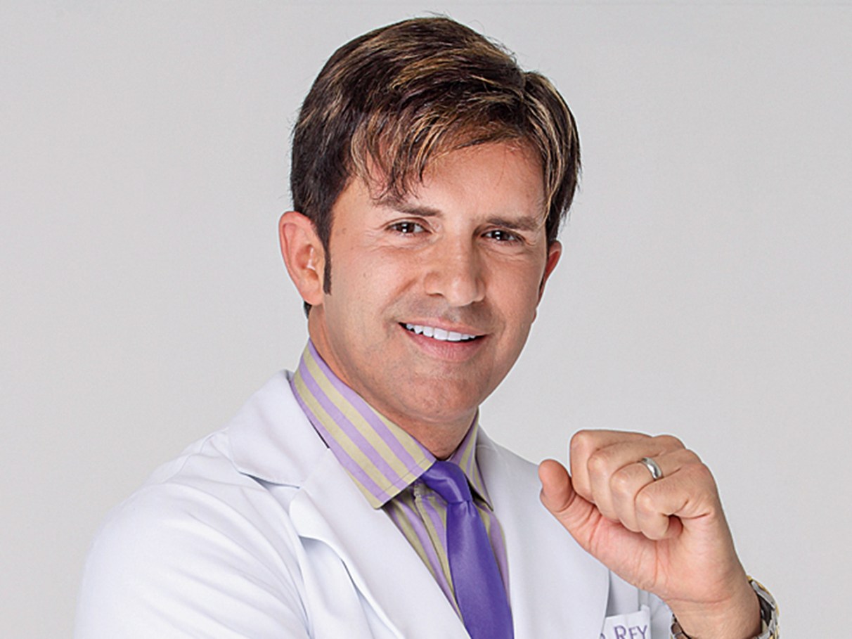 Dr. Rey se oferece para ficar no lugar dos médicos cubanos