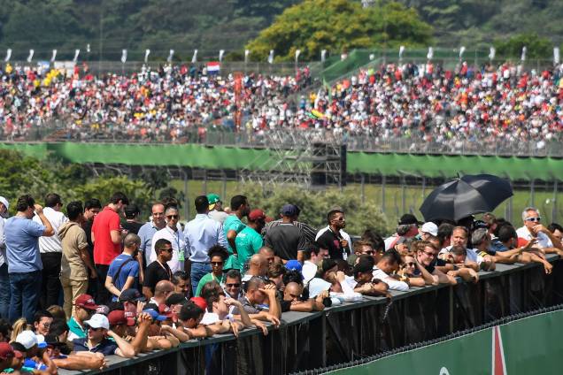 Torcedores aguardam o início do Grande Prêmio do Brasil de Fórmula 1, no Autódromo de Interlagos - 11/11/2018 Torcedores aguardam o início do Grande Prêmio do Brasil de Fórmula 1, no Autódromo de Interlagos - 11/11/2018