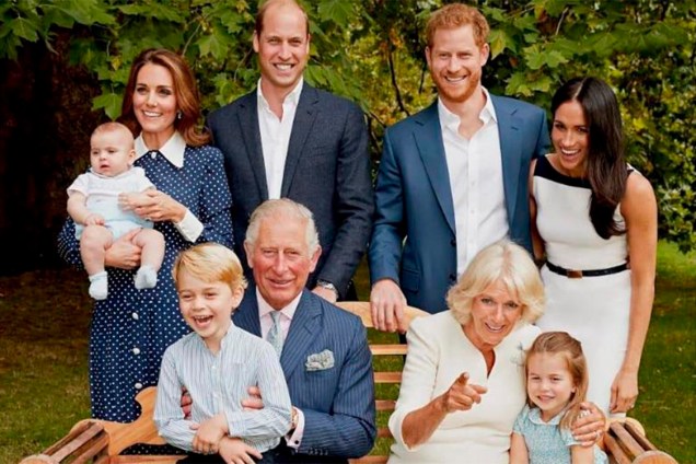 Família real divulga foto em comemoração aos 70 anos de príncipe Charles