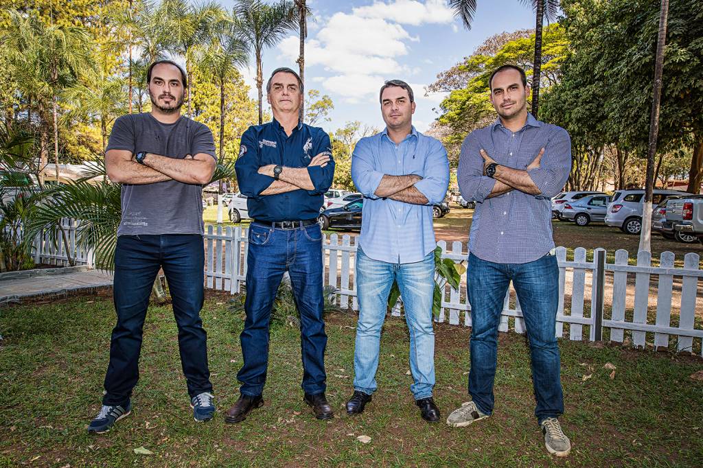 “Livrai-nos dos amigos” e outras notas de Carlos Brickmann