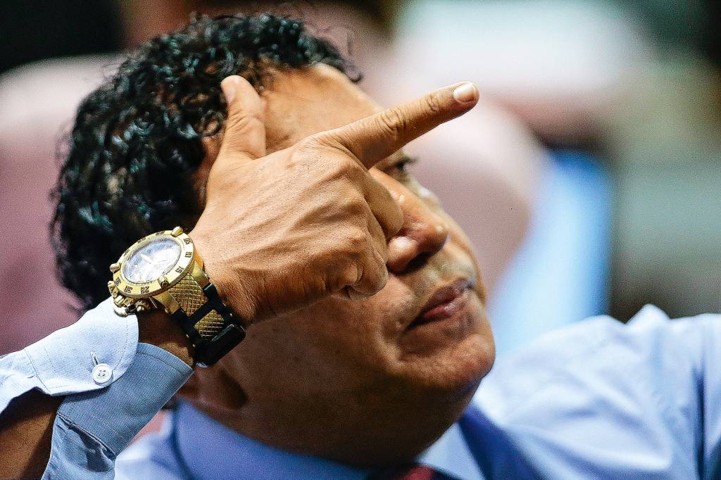 A “penitência” de Magno Malta para voltar às boas com Bolsonaro