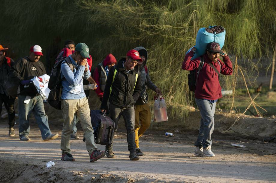 Caravana de migrantes da América Central caminha rumo aos Estados Unidos, na cidade de Mexicali - 18/11/2018