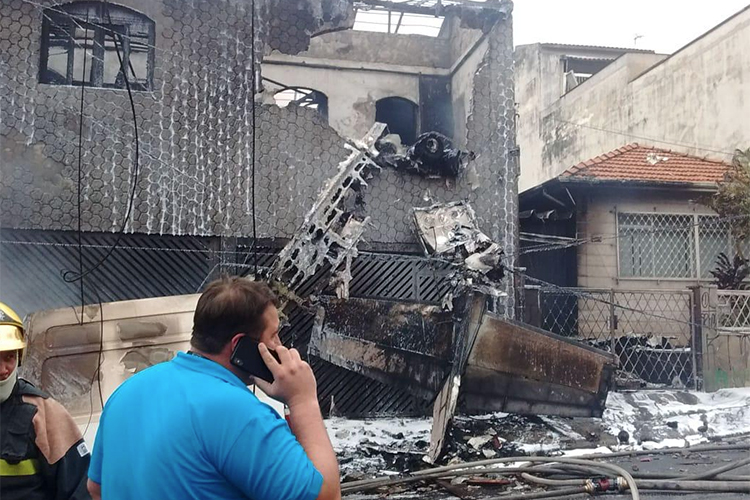 Avião de pequeno porte cai na zona norte de São Paulo - 30/11/2018 Avião de pequeno porte cai na zona norte de São Paulo - 30/11/2018