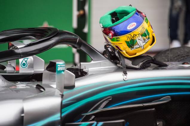 Detalhe do capacete de Lewis Hamilton após vitória do piloto britânico no Grande Prêmio do Brasil Detalhe do capacete de Lewis Hamilton após vitória do piloto britânico no Grande Prêmio do Brasil