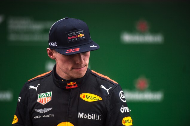 O piloto holandês Max Verstappen da Red Bull visivelmente irritado após o término da corrida. Verstappen perdeu a liderança da prova após choque com o francês Esteban Ocon da Force India