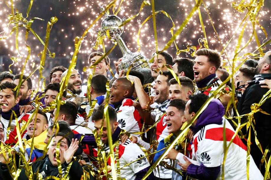 Jogadores do River Plate comemoram após a conquista do tetracampeonato da Copa Libertadores da América - 09/12/2018