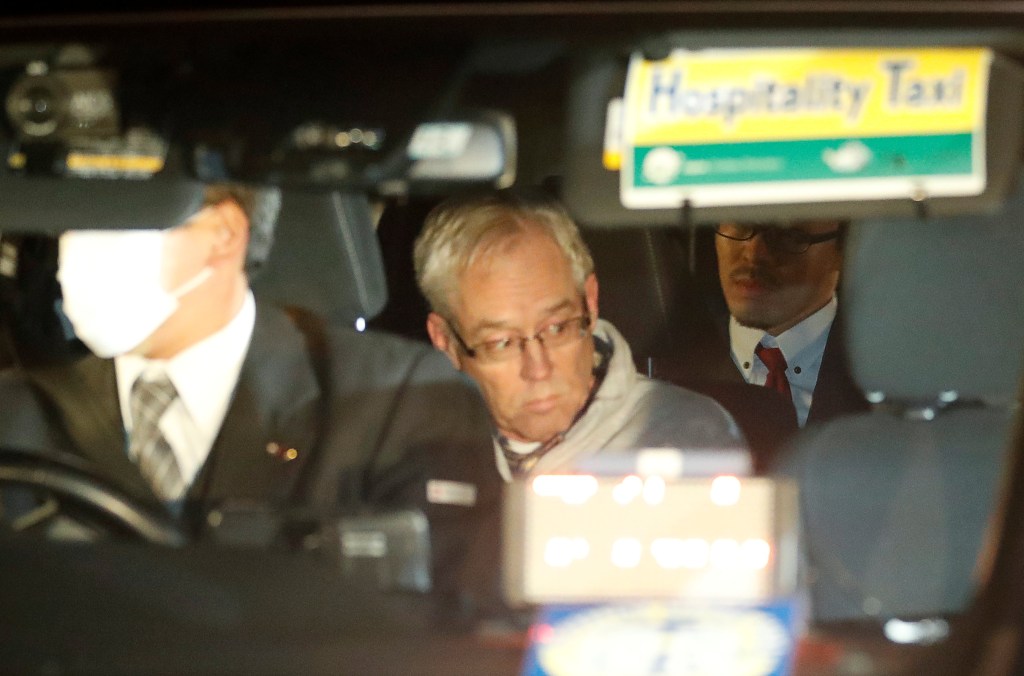 Ex-diretor da Nissan Greg Kelly é libertado após pagar fiança no Japão