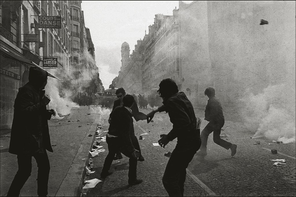 LUTA PELA DEMOCRACIA - Paris, em maio de 1968: conflitos como esse fortaleceram o liberalismo