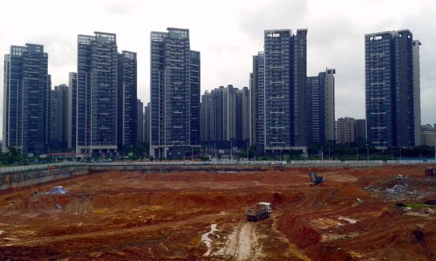 Prédios em construção em Shenzhen, China, na década de 1980