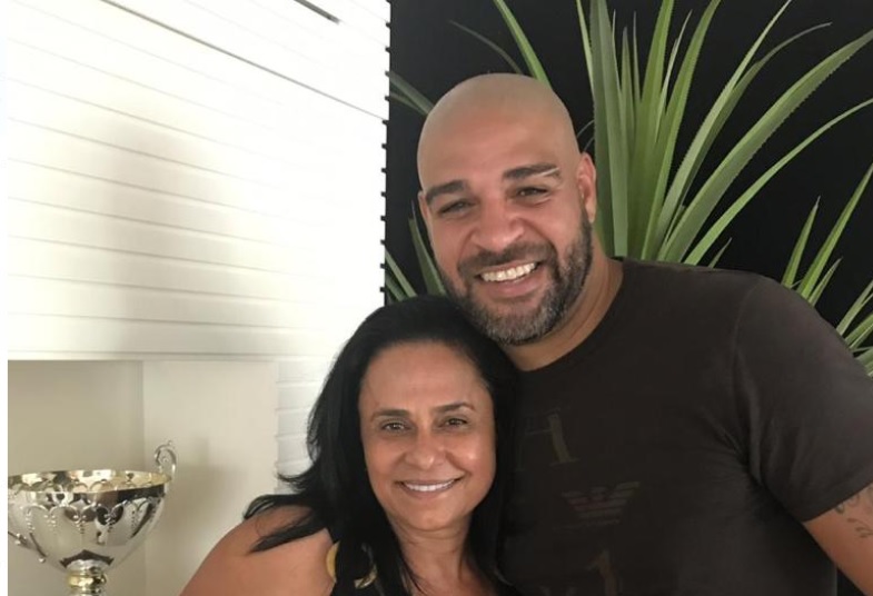 Adriano com a produtora dos filmes, Vania Catani