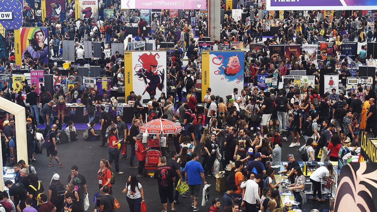 Movimentação do público durante o quarto dia da Comic Con Experience 2018, realizada na São Paulo Expo - 09/12/2018