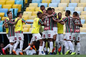 Fluminense comemora após não ser rebaixado no Campeonato Brasileiro