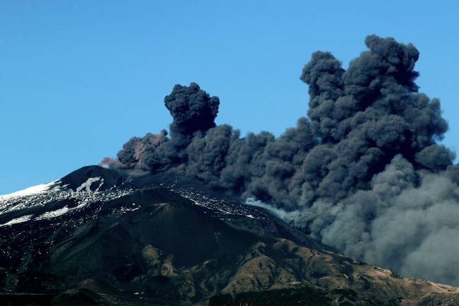 Erupção do Vulcão Etna, na Itália