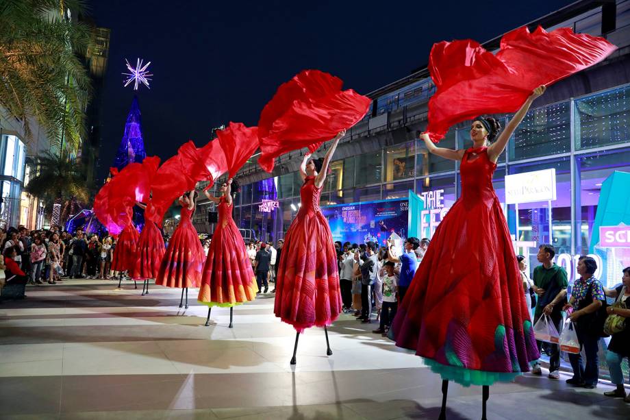 Artista se apresentam no Festival do Ano Novo em Bangkok, Tailândia - 31/12/2018