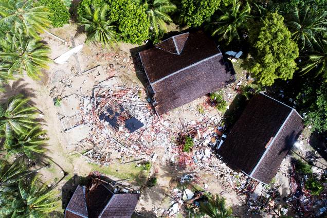 Vista aérea mostra residências afetadas no distrito de Carita, na Indonésia, após forte tsunami atingir a região - 24/12/2018