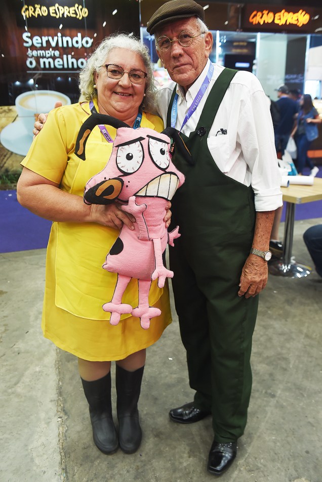 Cosplays dos personagens " Muriel e Eustácio", do desenho animado "Coragem, o Cão Covarde", durante o quarto dia da Comic Con Experience 2018, realizada na São Paulo Expo - 09/12/2018
