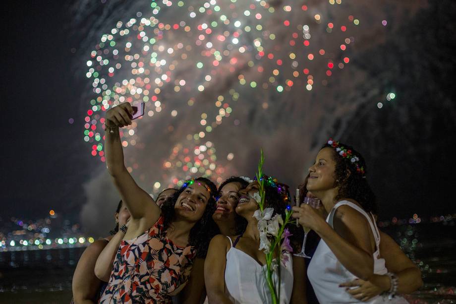 FOTOS: Comemorações da chegada do Ano Novo pelo mundo | VEJA