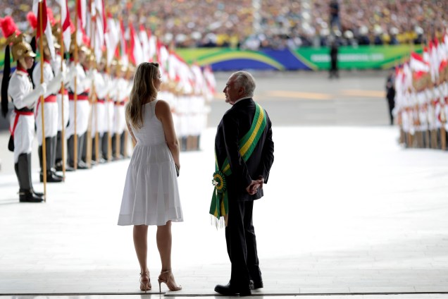 Michel Temer e sua esposa, Marcela Temer, aguardam o novo presidente do Brasil, Jair Bolsonaro, no Palácio do Planalto, em Brasília - 01/01/2019