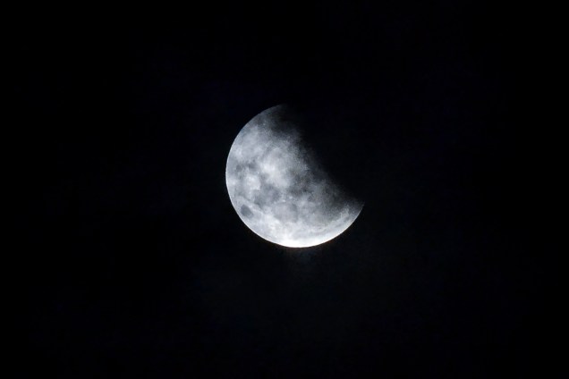 Eclipse lunar total é observado na cidade de Ribeirão Pires (SP) - 21/01/2019
