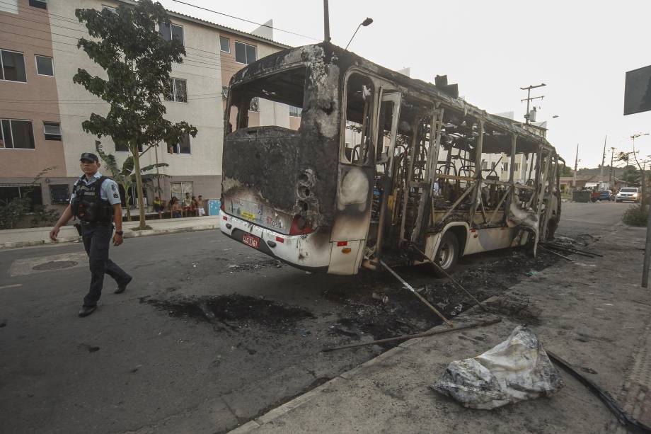 Policiais fazem escoltas de ônibus após onda de ataques em Fortaleza, no Ceará - 03/01/2019