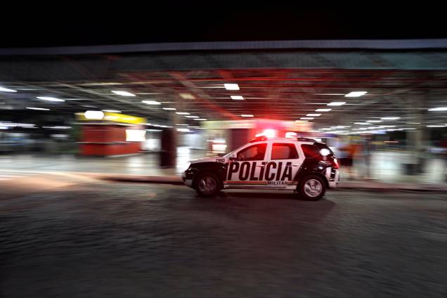 Policiais fazem patruha próximo de terminal de ônibus em Fortaleza (CE) - 08/01/2019