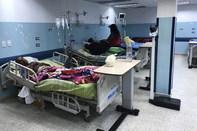Pacientes são vistos em leitos do hospital Miguel Perez Carreno, em Caracas, na Venezuela - 31/12/2018