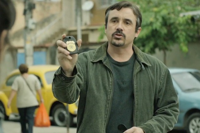 Caio Junqueira como Jonas em '1 Contra Todos'