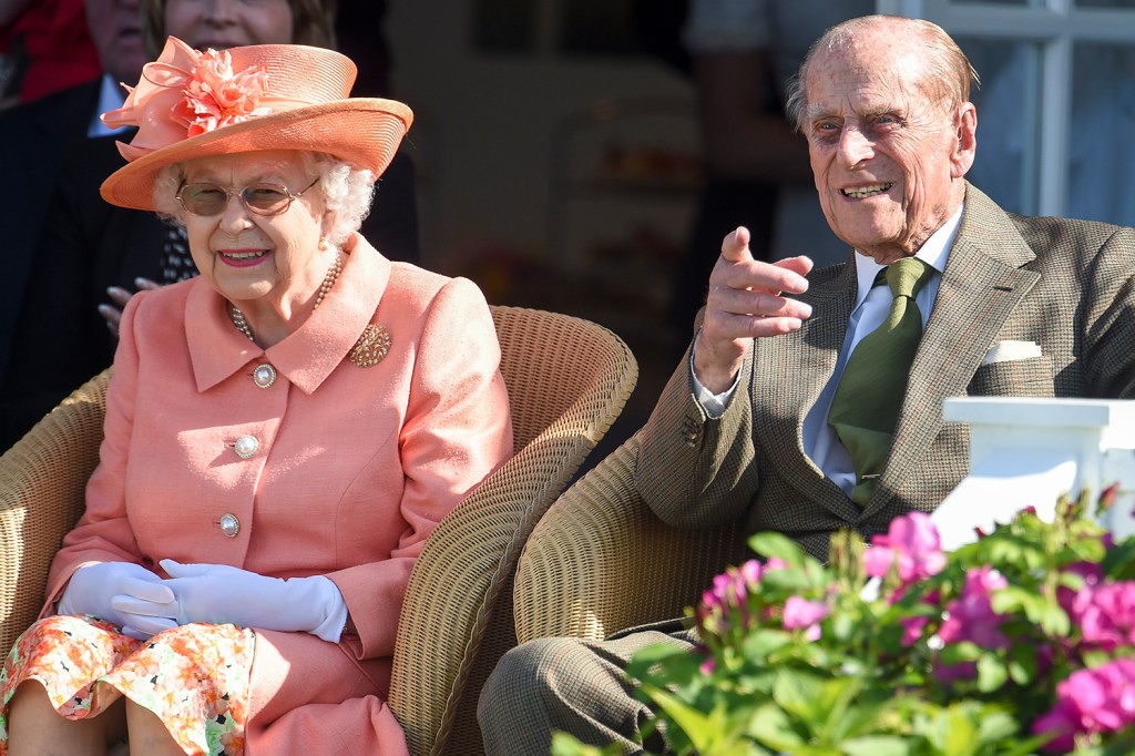 Príncipe Philip, Duque de Edimburgo e a Rainha Elizabeth II durante a Royal Windsor Cup em Egham, Inglaterra - 24/06/2018