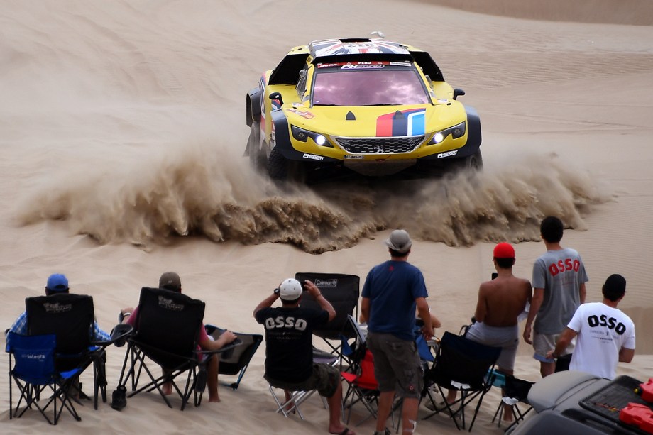 O piloto britânico Harry Hunt e o copiloto Wouter Rosegarr participam da primeira etapa do Rally Dakar 2019, entre as cidades de Lima e Pisco, no Peru - 07/01/2019