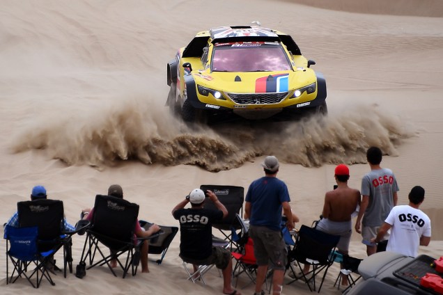 O piloto britânico Harry Hunt e o copiloto Wouter Rosegarr participam da primeira etapa do Rally Dakar 2019, entre as cidades de Lima e Pisco, no Peru - 07/01/2019