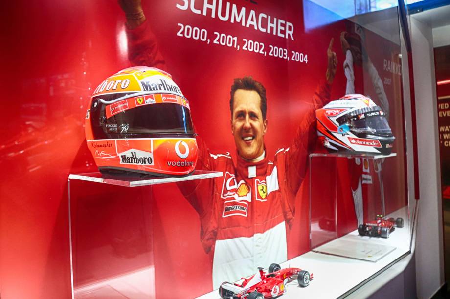 Museu da Ferrari realiza exposição para celebrar os 50 anos de Michael Schumacher em Maranello, na Itália