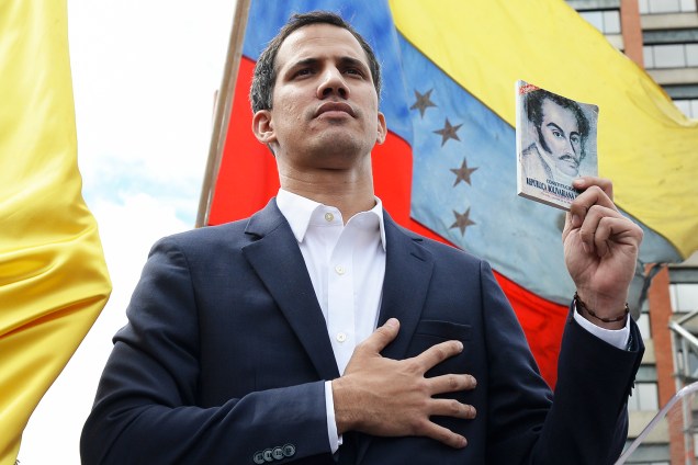 Juan Guaidó, presidente da Assembleia Nacional da Venezuela, realiza juramento e se declara presidente interino do país - 23/01/2019