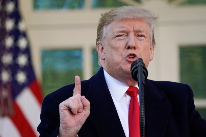Coronavírus e Trump afundam os EUA: PIB despenca 32,9% no 2º trimestre -  Vermelho