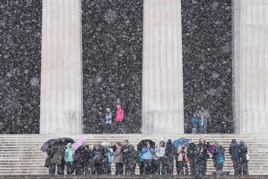 Alunos da Trinity Presbyterian School de Montgomery, Alabama enfrentam nevasca durante excursão ao Lincoln Memorial, em Washington - 29/01/2019 Alunos da Trinity Presbyterian School de Montgomery, Alabama enfrentam nevasca durante excursão ao Lincoln Memorial, em Washington - 29/01/2019