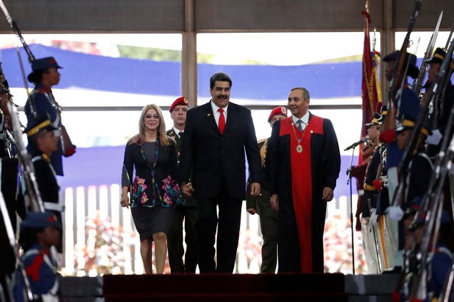Nicolás Maduro, sua esposa Cilia Flores e o presidente da Suprema Corte da Venezuela, Maikel Moreno, chegam na cerimônia de posse para o segundo mandato presidencial de Maduro, na Suprema Corte de Caracas, Venezuela - 10/01/2019