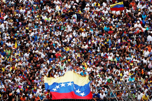 Manifestantes realizam marcha contra o presidente venezuelano Nicolás Maduro, em Caracas - 23/01/2019
