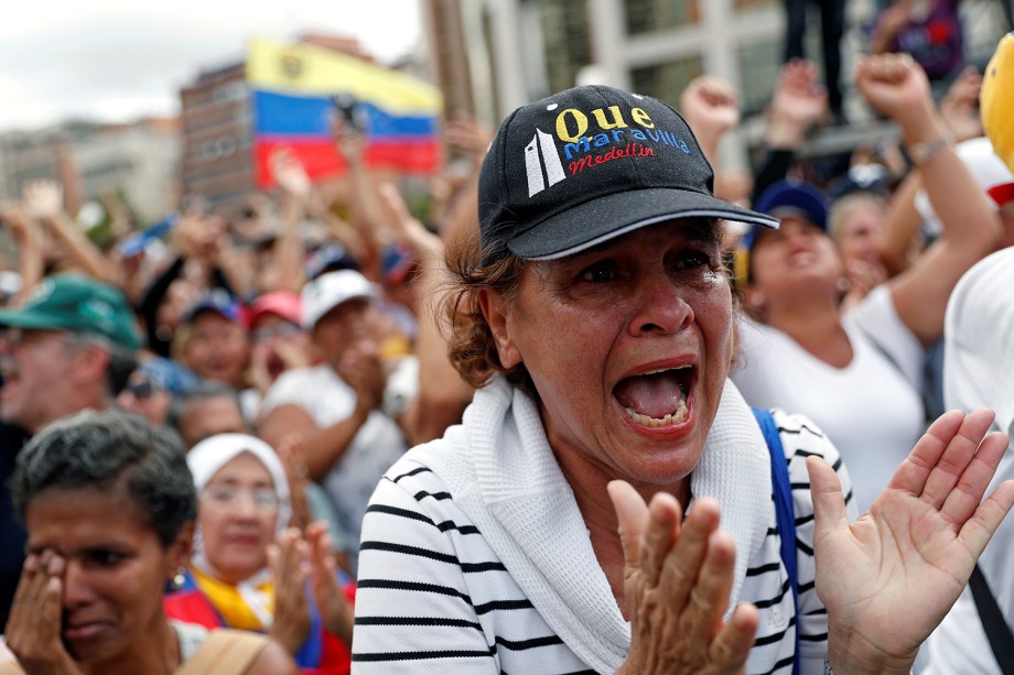 Manifestante participa de marcha contra o presidente Nicolás Maduro em Caracas, Venezuela - 23/01/2019