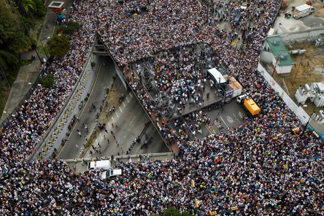 Imagem aérea de marcha contra o presidente Nicolás Maduro em Caracas, Venezuela - 23/01/2019