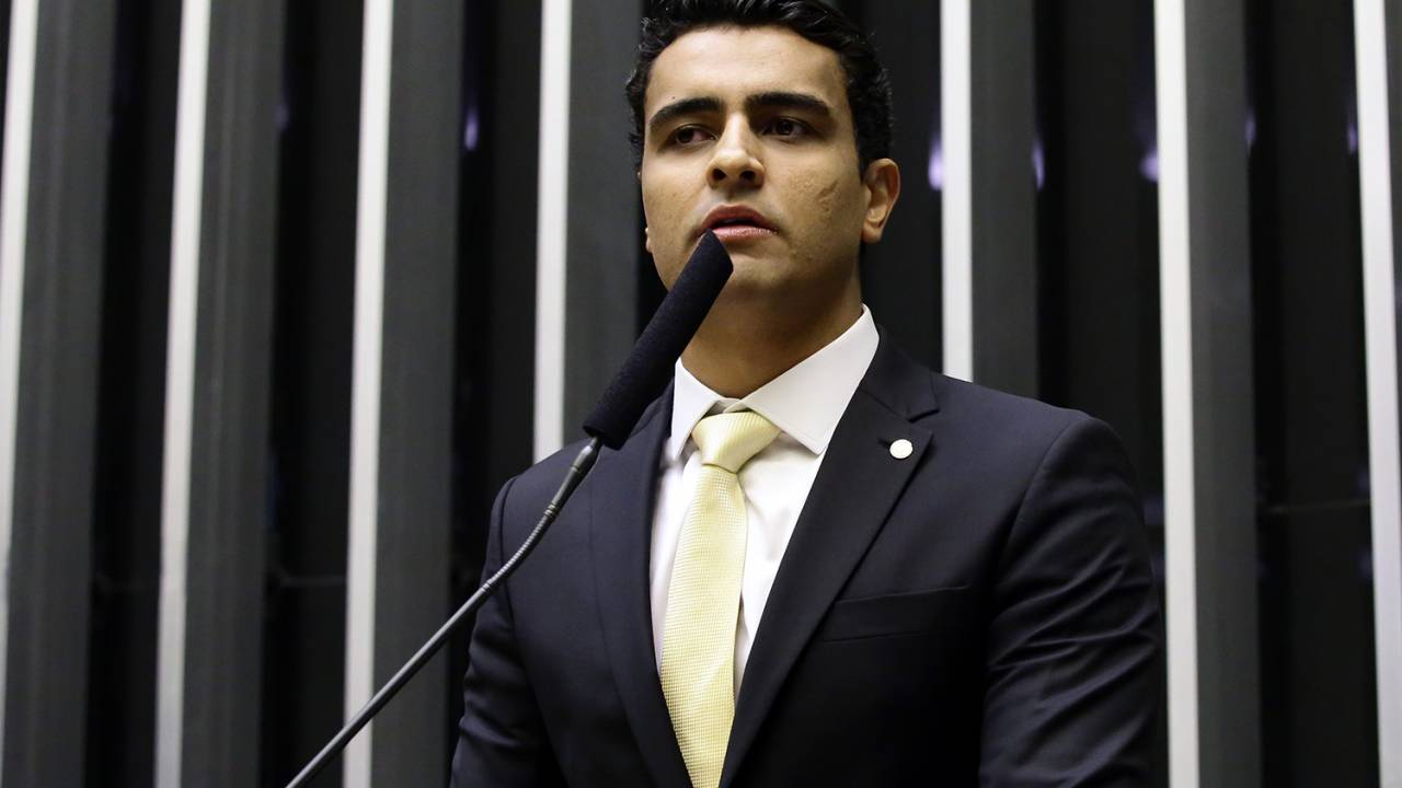 O deputado JHC (PSB - AL) , candidato à presidência da Câmara dos Deputados, discursa antes da votação - 01/02/2019
