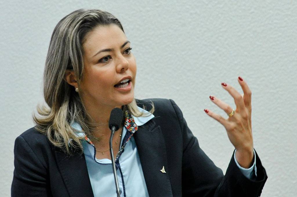 PDT filia senadora Leila do Vôlei para disputar contra Ibaneis no DF