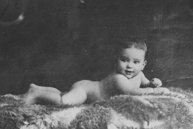 Bibi Ferreira com 1 ano de idade - 1923