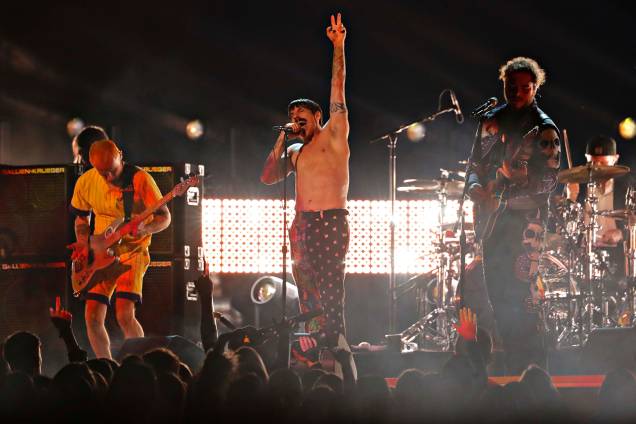 A banda The Red Hot Chili Peppers se apresenta durante cerimônia de premiação do Grammy, em Los Angeles - 10/02/2019
