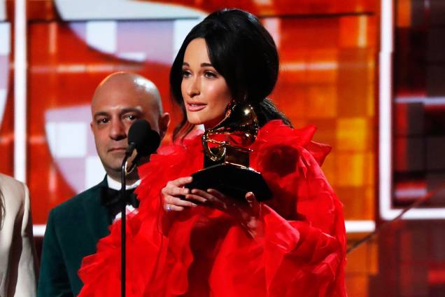 A cantora Kacey Musgraves vence na categoria de 'Melhor disco de country', durante cerimônia de premiação do Grammy, em Los Angenes - 10/02/2019